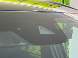 【i-ACTIVESENSE】走行中に前方の車両等を認識し、衝突しそうな時は警報とブレーキで衝突回避と被害軽減をアシスト。より安全にドライブをお楽しみいただけます。