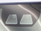 【スマートアシスト】走行中に前方の車両等を認識し、衝突しそうな時は警報とブレーキで衝突回避と被害軽減をアシスト。より安全にドライブをお楽しみいただけます。