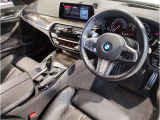 ☆センターパネルを運転席側に僅かに傾けたBMW独特のインパネ☆【駆け抜ける歓び】はここからもスタートしております☆