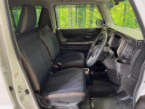 運転席シート廻りは使用感も少なく、良好な状態となっています。前オーナー様が丁寧に使っていたことがよくわかりますね。