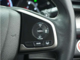 ◆アダプティブクルーズコントロール◆予め設定した車速内でクルマが自動的に加減速。前走車との適切な車間距離を維持しながら追従走行します。【LKAS】車線維持支援システムでステアリング操作を支援。