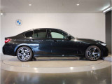 BMWでは重量配分にもこだわりがあり、FRモデルでは50:50とFFモデルでも60:40と前後の重量バランスにこだわり、軽快なハンドリングを実現しております。