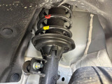 お車を安心してお乗りいただく為には、足回りの定期点検が欠かせません。サービスサポート(有償保証)では無料点検もご提供しており、安心のカーライフをお過ごしいただけるサポート体制が整っています。