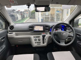 【運転席・インパネまわり】ハンドル・シート・フロアーなど隅々までプロによるクリーニング済み☆彡キレイな車内でドライブが一層快適にお楽しみいただけます!!