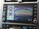 お車選びをお楽しみ頂けるよう、在庫車の展示スペースを十分に確保しております。