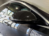 メルセデスの認定中古車「サーティファイドカー」には、最大100項目にも及ぶ点検・整備項目が設定されています>