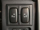 【両側パワースライドドア】スマートキーや運転席のスイッチで後席両側スライドドアの開閉が可能♪電動だから力を入れてドアを開ける必要が無く、小さなお子様でも簡単に開け閉めでき快適です♪