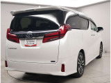 自社工房で輝くボディーと、綺麗で清潔な室内の車に生まれ変わります【ピカット一平】☆もちろん当社の技術スタッフの手により、点検整備が行われます。ぜひ、お客様の目でお確かめください。