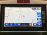 ナビゲーションはフルセグTV対応のGathers純正メモリーナビを搭載しています。Bluetoothオーディオ機能がありますので、スマートフォンなどの音楽も再生できます。