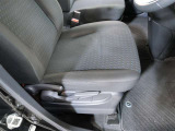 運転席です。ウォークスルーになっています。