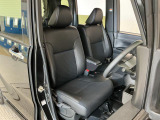 【運転席・助手席】内装ルームクリーニング済みです。しっかり綺麗にしていますので、是非、お確かめください。車に自信があるからこそ、是非一度ご来店頂き内外装も見てもらえると幸いです。