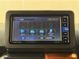 Bluetooth対応、CD/DVD再生機能付き。お好きな音楽を聴きながらのドライブは楽しいですよね〜♪