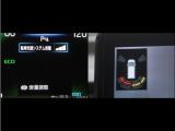 コーナーセンサーを装備。障害物までの距離に応じて警告音を変えてお知らせ。縦列駐車時や駐車場・車庫等での取り回しをサポートします。詳細は販売店スタッフまでお尋ね下さい。