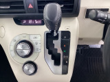 発進時から滑らかに加速する無段階変速のCVTはストップ&ゴーの多い街の中も快適です
