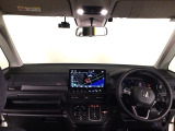 【前方視界】開放的な前方視界!運転がしやすく疲れにくいです♪窓が大きく、見通しがとっても良いおクルマですよ♪
