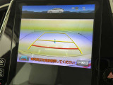 後方の見える安心をお届けするバックガイドモニター付:バックするときのアシストラインもあって楽々バック!車庫入れや縦列駐車をサポートし、苦手な駐車も安心です!今やもう手放せない装備ですネ♪