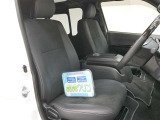 運転席も長時間運転していても疲れないシートを使用。長時間のお出かけも快適に過ごすことが可能です。