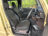 運転席シート廻りは使用感も少なく、良好な状態となっています。丁寧に使われていたことがよくわかりますね。
