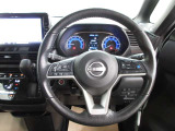 運転が楽しくなる明るく開放的な運転席まわりです。