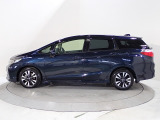 Honda独自のセンタータンクレイアウト、低床設計で床が低くドアも大きく開きますので、とても乗り降りがしやすくなっています。