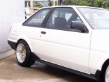 人気のAE86レストア車両の入庫!外装は全て同色塗装済みとなり、内装も割れているパネル類は交換済!吉平DEEPS-R15AWに新品TOYOタイヤ、新品マフラーなど、旧車を感じさせない程綺麗な状態です
