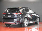【CX-60】ドライビングエンターテインメントSUV。走ることの感動が感じられるクルマを目指し、五感で感じるクルマとの一体感と、心に響くエンジンサウンドと変速のリズムをつくり込みました。