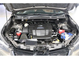 スバルのエンジンは特徴がございます!低重心でコンパクト!水平対向DOHC+e-BOXERになります!