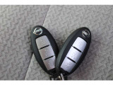インテリジェントキー(運転席・助手席・バックドア、作動確認機能付)スペアキーもございます