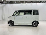 両側パワースライドドア付きだから、狭い駐車スペースなどでの 乗り降りラクラク!小さなお子さまのいるご家庭には嬉しい装備。