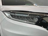LEDヘッドライトは、点灯の瞬間から最大光量を発揮し、突然暗くなるトンネルなどでの安定感を高めます。