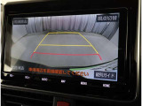 バックガイドモニターで、後方を確認しながら安心して駐車することができます。運転初心者も熟練者も必須の機能ですよ!
