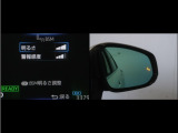 隣車線を走る車両をレーダーで検知し、ドアミラーでは確認しにくい後側方エリアに存在する車両に加え、急接近してくる車両も検知します。車両を検知するとドアミラーに搭載されたLEDインジケーターが点灯します。