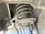 お車を安心してお乗りいただく為には、足回りの定期点検が欠かせません。サービスサポート(有償保証)では無料点検もご提供しており、安心のカーライフをお過ごしいただけるサポート体制が整っています。