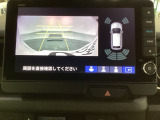 バックでの車庫入れも安心です! リアカメラが付いているバックモニター付のナビを装備しております。バンパーについているソナーや、操作線もついており距離感も画面から確認できます。