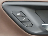 運転席は二人分のシートポジションを記憶します。