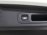 【パワーテールゲート】テールゲートのスイッチやスマートキーから自動で開閉操作することができます!