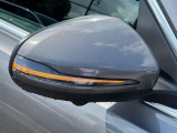 納車前整備は、メルセデスベンツ国際認定メカニックによる最新の検査ライン等の施設が充実した当社工場で入念に行います。メルセデス・ベンツの定める厳しい基準をクリアしたお車のみをご案内させて頂きます。