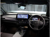 デザインもよく、居心地のよい運転席ですね。分かりやすいスイッチ類ですから操作もしやすく運転をサポートします。