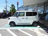 雪道安心4WD☆全方位モニター☆9インチナビ☆両側電動スライドドア☆シートヒーター☆スズキコネクト☆ホールド機能☆