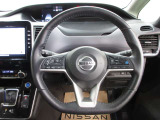 運転が楽しくなる明るく開放的な運転席まわりです。