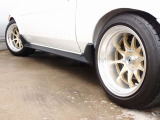 人気のAE86レストア車両の入庫!外装は全て同色塗装済みとなり、内装も割れているパネル類は交換済!吉平DEEPS-R15AWに新品TOYOタイヤ、新品マフラーなど、旧車を感じさせない程綺麗な状態です