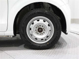 タイヤサイズは145/80R13です。