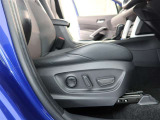 パワーシート搭載。微妙な調整が手軽にでき、ピッタリなポジションで運転することが可能です。