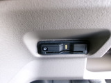 ETC付。高速道路の料金所はキャッシュレスで通過です。サービスエリア等にあるスマートインターの出入りも利用可能でとっても便利。ご納車後すぐにお使い頂けるようセットアップしてのお渡しとなります。
