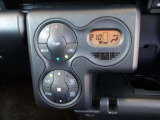オートエアコンを装着しておりますので車内をお好みの快適な温度に保つことが可能です!
