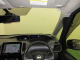 ドライバー目線で、使いやすく安全操作性と良好な視界を実現した運転席です。