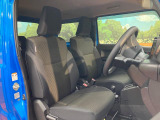 運転席シート廻りは使用感も少なく、良好な状態となっています。丁寧に使われていたことがよくわかりますね。