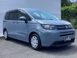 狭い駐車場でも、スライドドアならチャイルドシートへのお子さまの乗降や荷物の積載もスムーズ。とても便利な【両側電動スライドドア】ドアハンドを少し引くだけでリアドアが自動開閉します。