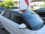 サイドアシスト、左右後方からの車両の接近を光で知らせてくれます