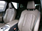 車内での喫煙歴も無く綺麗な状態をキープしております。